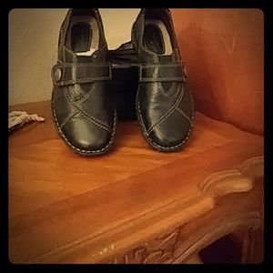 Leather shoes